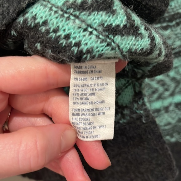 American Eagle Sweater Bundle - Picture 4 of 10